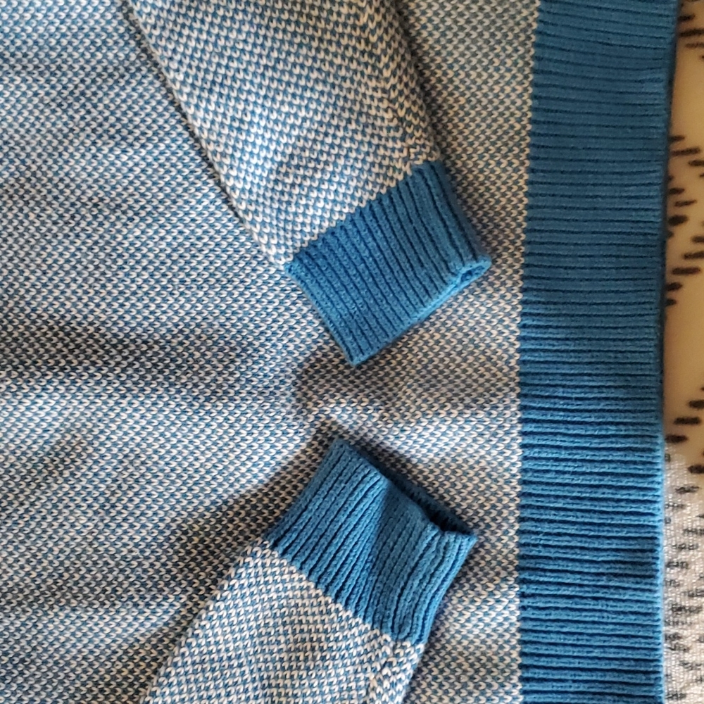 Mossimo Blue sweater - Picture 5 of 8